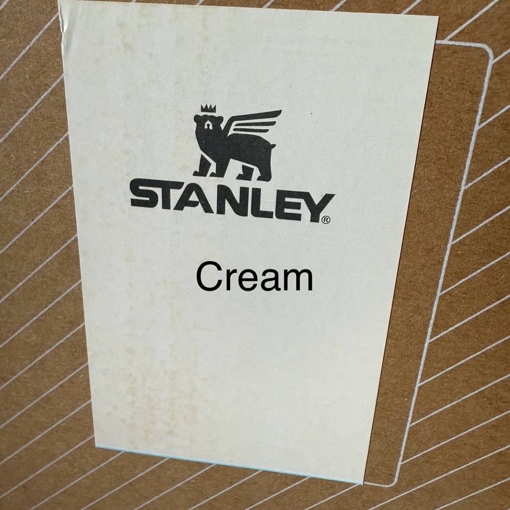 New in Box, Stanley Cream Insulated Mug w- stainless steel straws and toppers - Picture 3 of 4